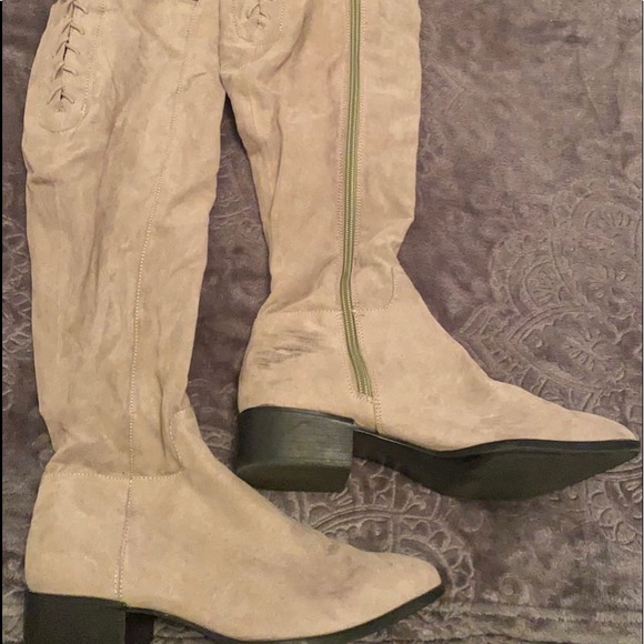 Grey/lilac faux suede tall boots - Picture 2 of 4